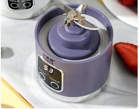 Mini Portable Juicer – USB Rechargeable & Travel-Friendly