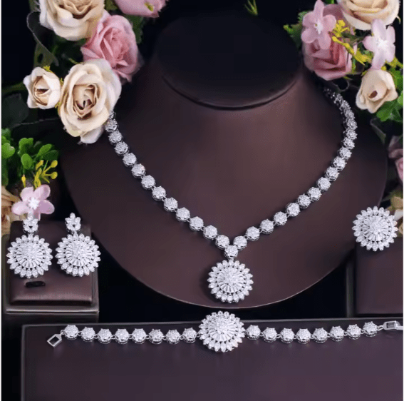 "Zircon Jewelry Set © – Elegant Necklace, Earrings & Bracelet with Sparkling Stones"